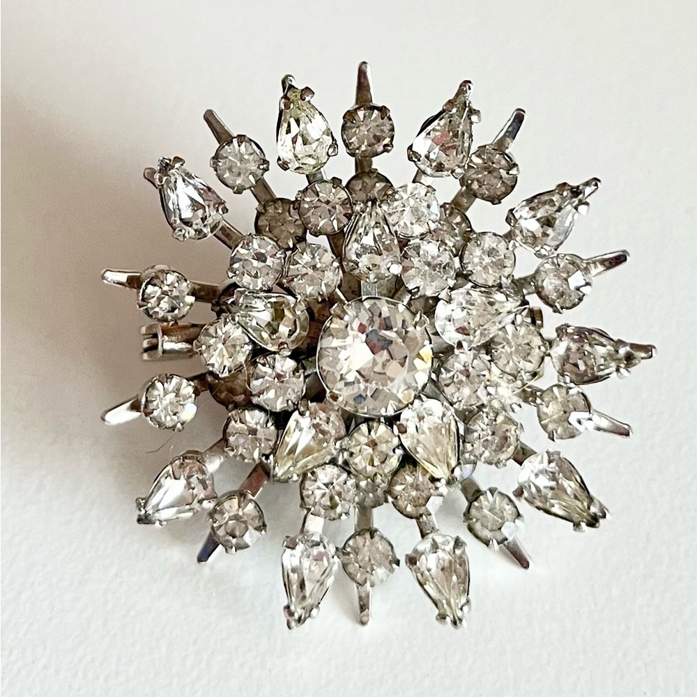 🎉 SALE Sparkly Sunburst Rhinestone Brooch Pin